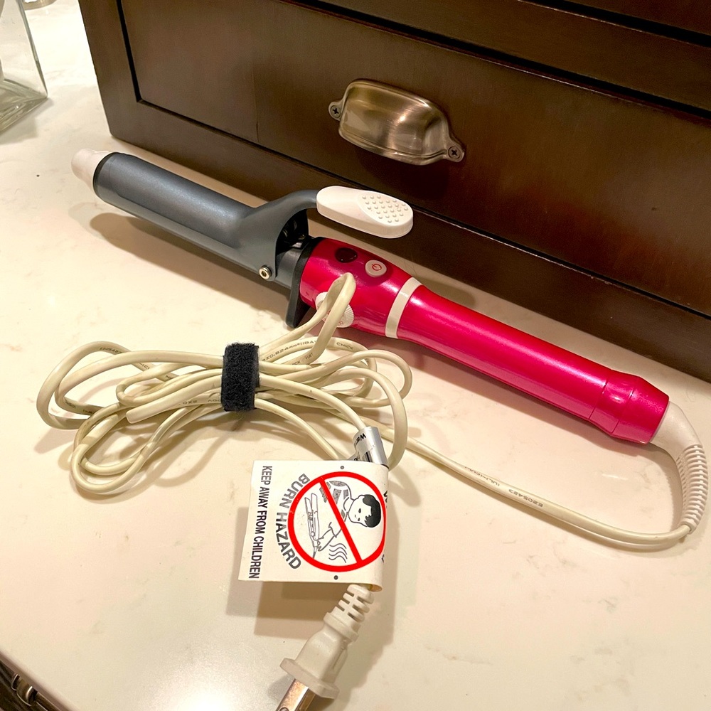 T3 1” curling iron Barbie !